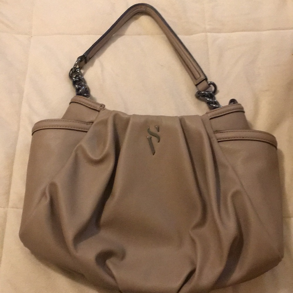 Vera Wang Simply Vera